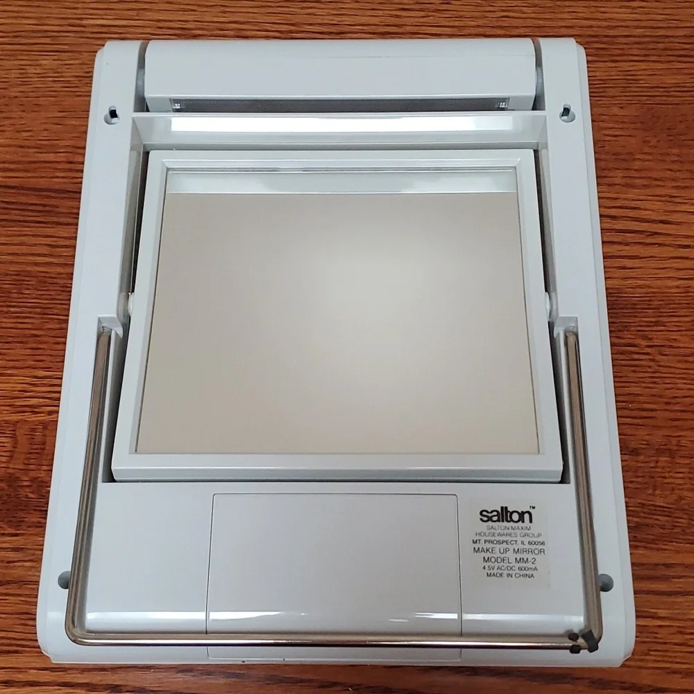 SALTON Lighted Make-up Mirror